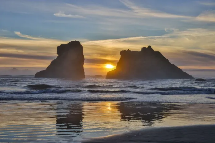 Framed Print : Usa, Oregon, Bandon. Bandon Beach, Sunset at the Beach Framed Print : Usa, Oregon, Bandon. Bandon Beach, Sunset at the Beach
