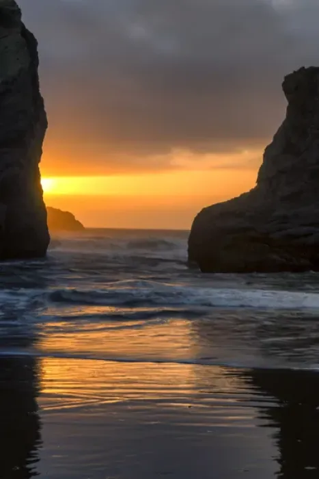Framed Print : USA, Oregon, Bandon. Beach sunset. Credit as: Jay O Brien / Jaynes Gallery / DanitaDelimont Framed Print : USA, Oregon, Bandon. Beach sunset. Credit as: Jay O Brien / Jaynes Gallery / DanitaDelimont