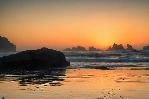 USA, Oregon, Bandon. Beach sunset. Credit as: Jay O Brien  /  Jaynes Gallery  /  DanitaDelimont