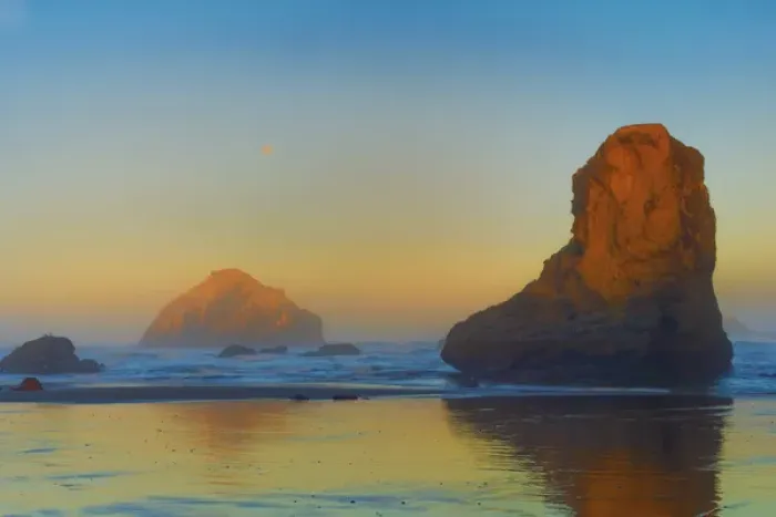 Framed Print : USA, Oregon, Bandon. Sunrise on beach. Credit as: Jay O Brien / Jaynes Gallery / DanitaDelimont Framed Print : USA, Oregon, Bandon. Sunrise on beach. Credit as: Jay O Brien / Jaynes Gallery / DanitaDelimont