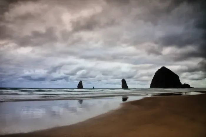 Framed Print : USA, Oregon, Cannon Beach. Haystack Rock at low tide