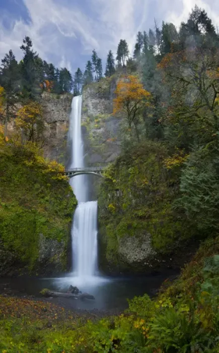 Framed Print : USA, Oregon, Columbia Gorge. Multnomah Falls, with a walking bridge between upper and lower drops Framed Print : USA, Oregon, Columbia Gorge. Multnomah Falls, with a walking bridge between upper and lower drops