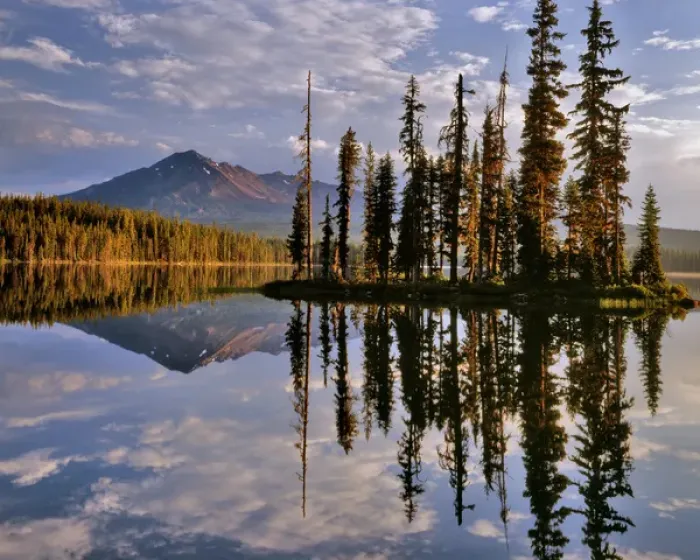 Framed Print : USA, Oregon. Diamond Peak reflecting in Summit Lake Framed Print : USA, Oregon. Diamond Peak reflecting in Summit Lake