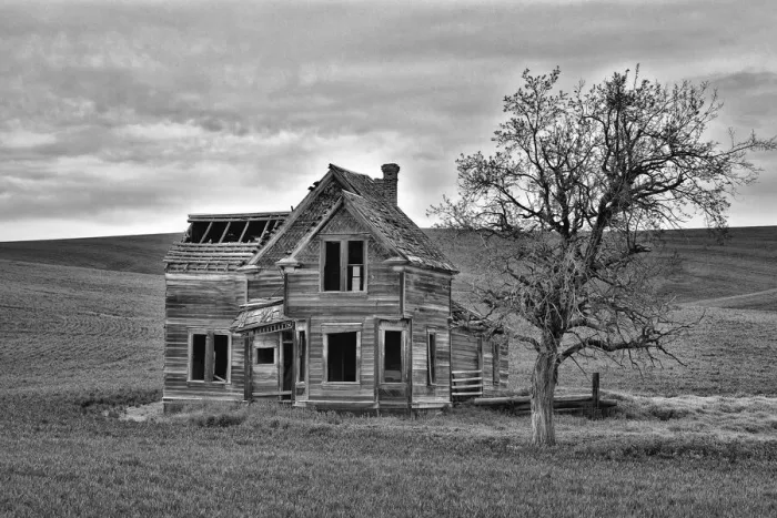 Framed Print : USA, Oregon, Dufur. Historic abandoned Nelson house. Credit as Framed Print : USA, Oregon, Dufur. Historic abandoned Nelson house. Credit as