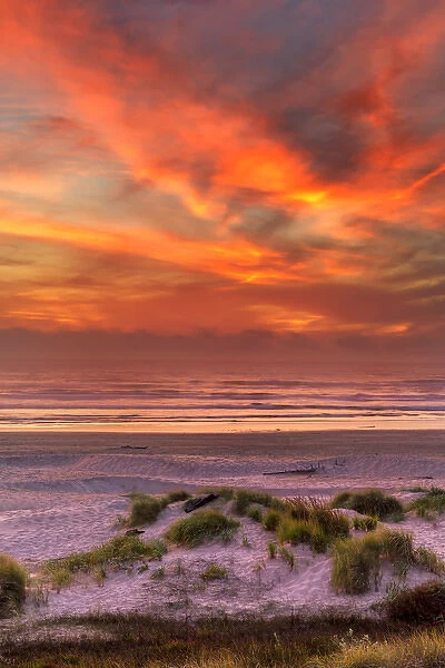 USA, Oregon, Florence. Sunset on beach. Credit as: Jay O Brien  /  Jaynes Gallery