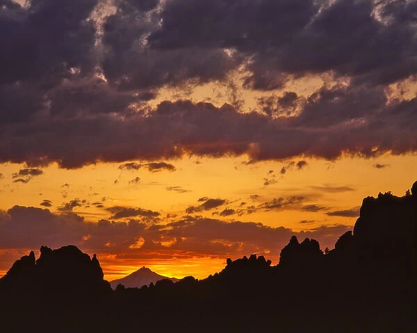 USA, Oregon, Jefferson County. Sunset over Mt Jefferson and Smith Rock. Credit as