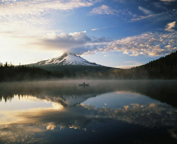 USA, Oregon, Mount Hood National Forest, Mount Hood Wilderness Area, Fisherman