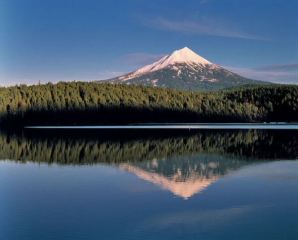 USA, Oregon, Mt McLoughlin. The dormant volcano, Mt McLoughlin, is at the south end