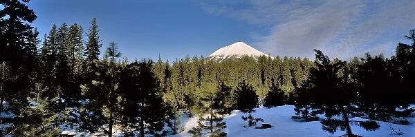 USA, Oregon, Mt McLoughlin. Mt McLoughin, at 9495 feet, is the highest mountain in