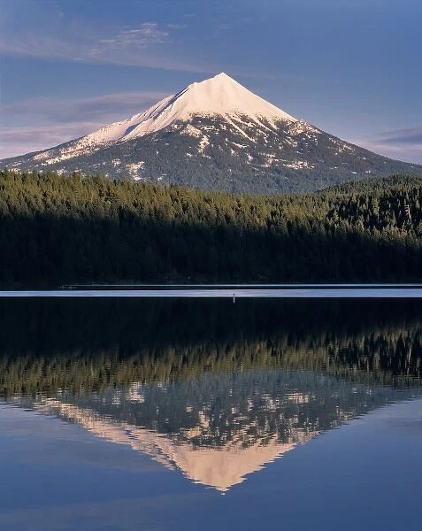 USA, Oregon, Mt McLoughlin. Sunrise illumines Mt McLoughlin in Willow Lake in the