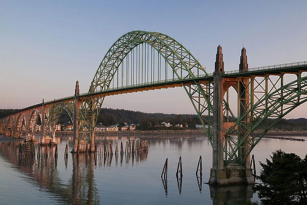 USA, Oregon, Newport. Yaquina Head Bridge at sunrise