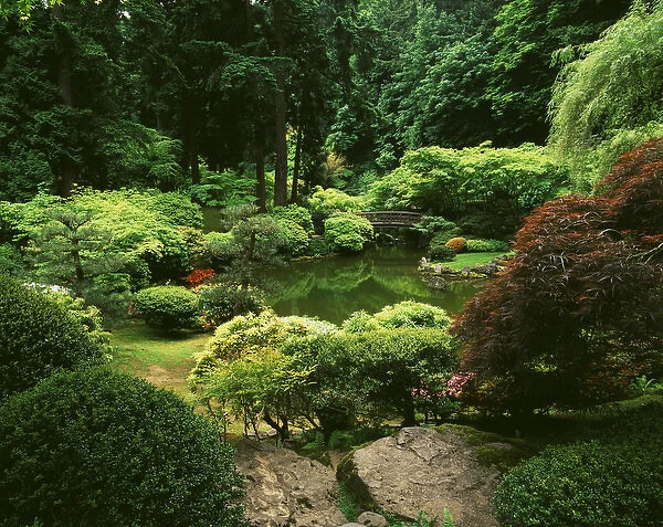 USA, Oregon, Portland, View of Strolling Pond Garden