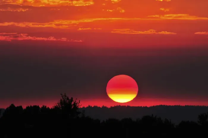 Framed Print : USA, Oregon, Portland. Vivid red sunset. Credit as: Steve Terrill / Jaynes Gallery / DanitaDelimont Framed Print : USA, Oregon, Portland. Vivid red sunset. Credit as: Steve Terrill / Jaynes Gallery / DanitaDelimont
