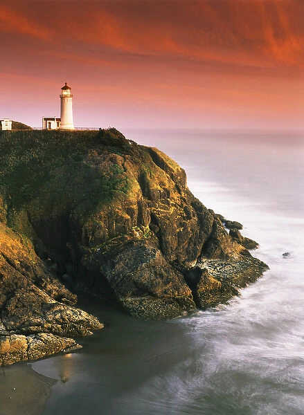 USA, Oregon, Washington Coast, View of North Head Lighthouse