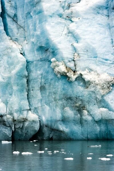 USA, Pacific Northwest, Alaska, Glacier Bay National Park. Lamplugh Glacier