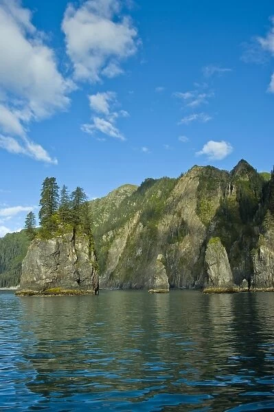 USA, Pacific Northwest, Alaska, Kenai Fjords National Park. Fantastic Spire Cove