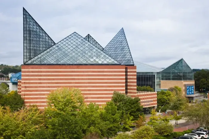Framed Print : USA, Tennessee, Chattanooga. Tennessee Aquarium, exterior Framed Print : USA, Tennessee, Chattanooga. Tennessee Aquarium, exterior