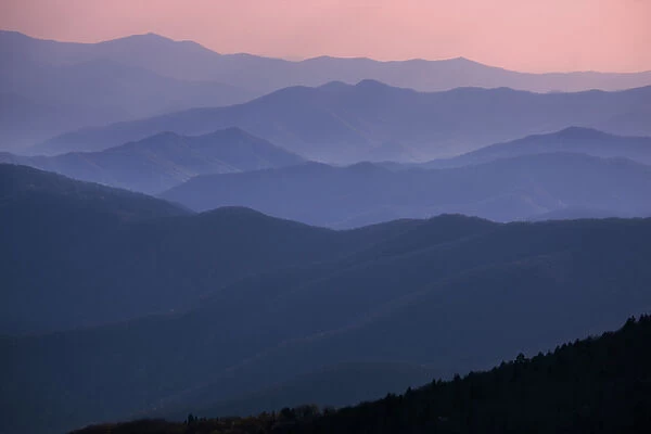 USA, Tennessee, Great Smoky Mountains National Park. Mountain ridges at sunset. Credit as