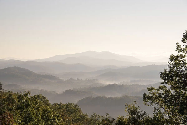 USA, Tennessee. View to Smoky Mountains from Foothills Parkway