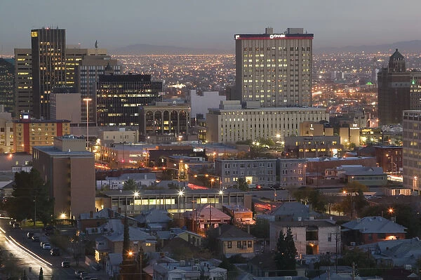 USA-TEXAS-El Paso: Downtown View from Scenic Drive  /  Evening