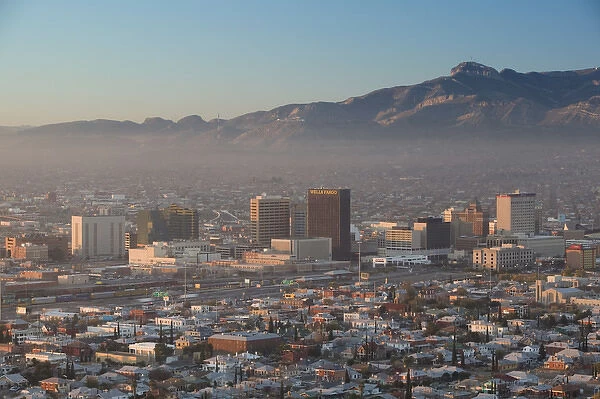 USA-TEXAS-El Paso: Downtown View from Scenic Drive  /  Dawn