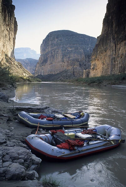 USA, Texas, Rafting Boquillas Canyon, Rio Grande River, Big Bend National Park