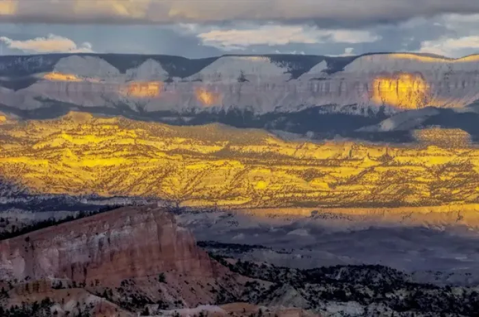 Framed Print : USA, Utah, Bryce Canyon National Park. Sunrise contrasts on canyon