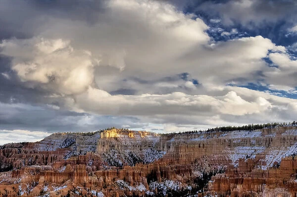 USA, Utah, Bryce Canyon National Park. Early snow on autumn landscape. Credit as