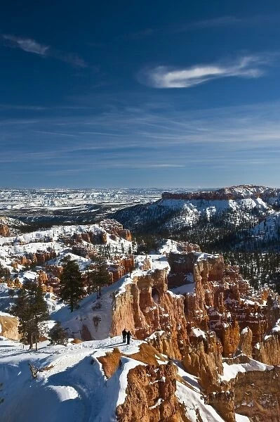 USA, Utah, Bryce Canyon National Park. Bryce Amphitheater between Sunrise and Sunset Points, winter