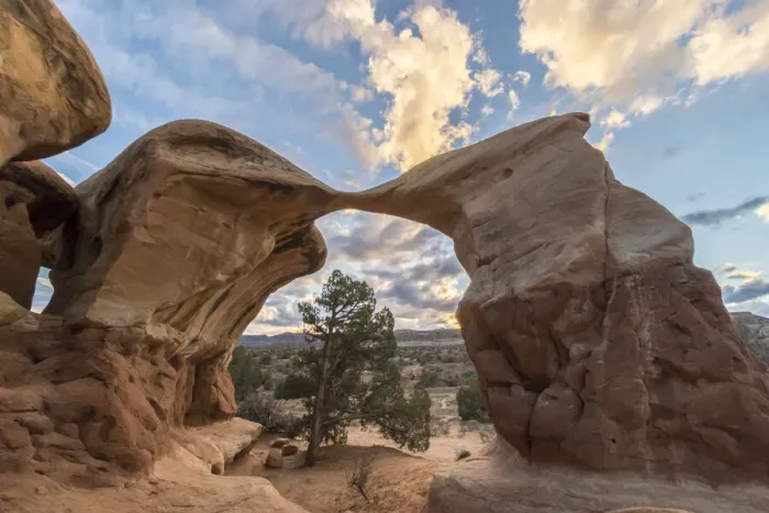 Framed Print : USA, Utah, Grand Staircase-Escalante National Monument. Metate Arch in The Devil Framed Print : USA, Utah, Grand Staircase-Escalante National Monument. Metate Arch in The Devil