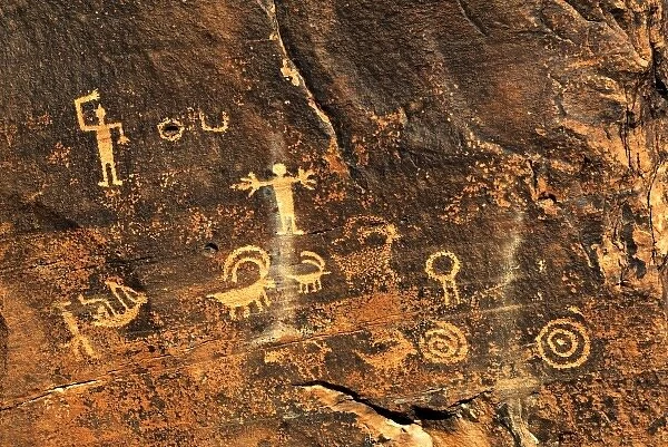 USA, Utah, Lake Powell. Petroglyphs from the Archaic or Ancestral Pueblo period include
