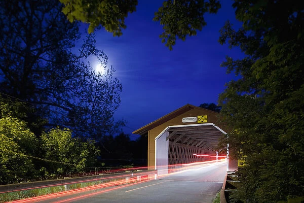 USA, Vermont, Bennington, Henry Covered Bridge at dusk