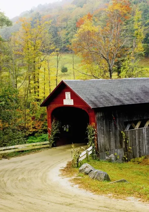 Framed Print : USA, Vermont. Covered bridge on the Green River