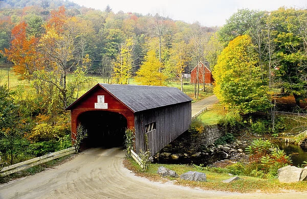 USA, Vermont Covered bridge on the Green River