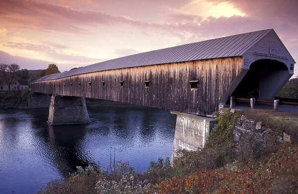 USA, Vermont, Windsor. Longest covered bridge in the US, Connecticut River
