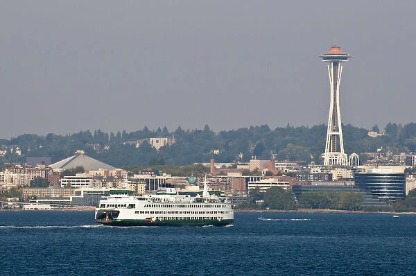 USA, WA, Seattle. Dramatic downtown waterfront with Seattle Great Wheel on Pier 57