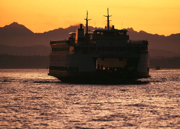 USA, Washington, Ferry boat at sunset