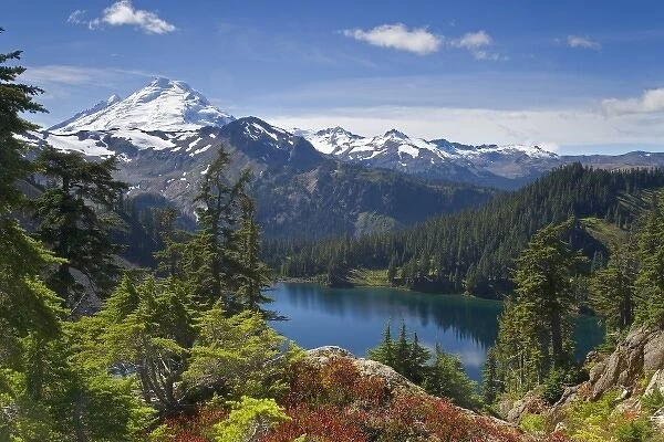 USA, Washington, Mount Baker Wilderness, Cascade Mountains. View of Iceberg Lake and Mount Baker