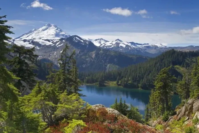 Framed Print : USA, Washington, Mount Baker Wilderness, Cascade Mountains. View of Iceberg Lake and Mount Baker Framed Print : USA, Washington, Mount Baker Wilderness, Cascade Mountains. View of Iceberg Lake and Mount Baker