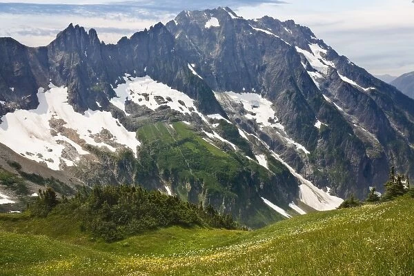 USA, Washington North Cascades National Park, Cascade Pass. View of mountain landscape
