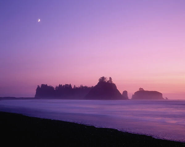 USA, Washington, Olympic National Park. Seastacks and Rialto Beach at sunset. Credit as