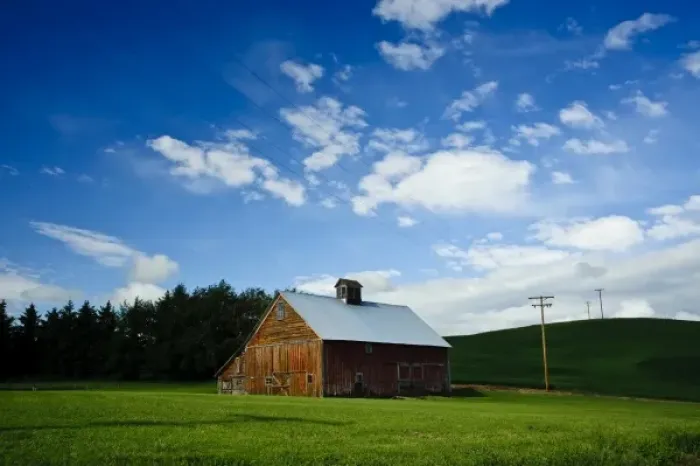 Framed Print : USA, Washington, Palouse. A working barn in Washingtons rich Palouse farmland
