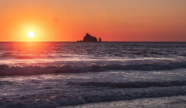 USA, Washington, Rialto Beach sunset