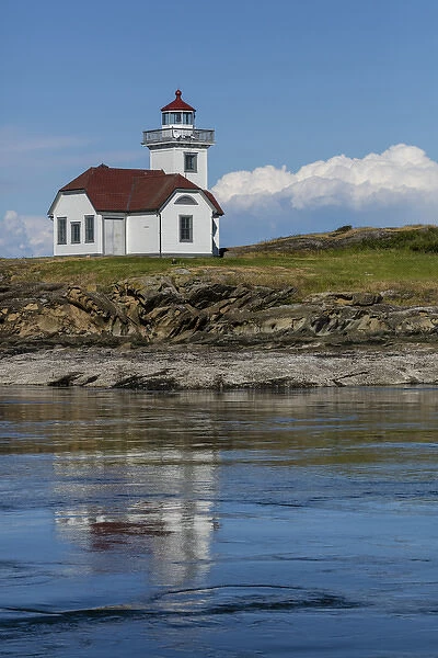USA, Washington, San Juan Islands. Lighthouse on Patos Island