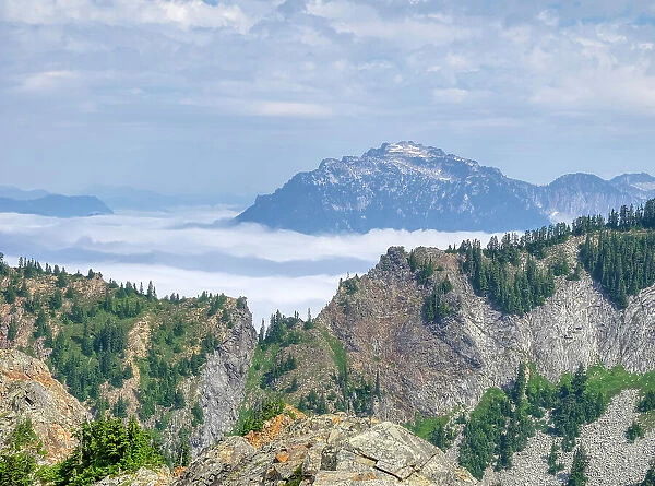 USA, Washington State. Central Cascades, Big Snow Mountain and low fog layer, view from Kendall Peak summit