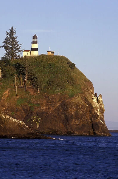 USA, Washington State, Fort Canby State Park. Cape Disappointment Lighthouse in the