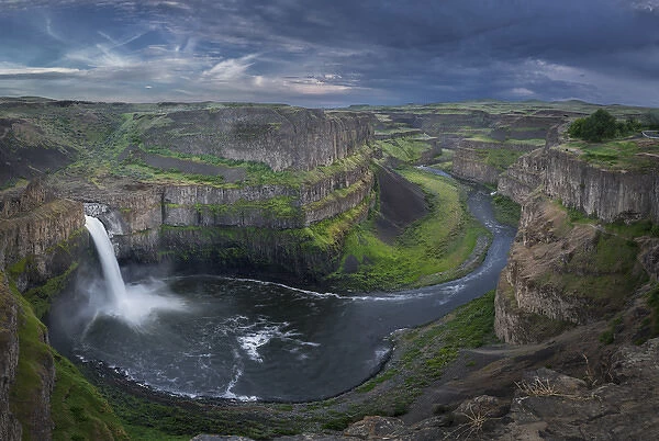 USA. Washington State. Palouse Falls in the spring, with an approaching storm, at
