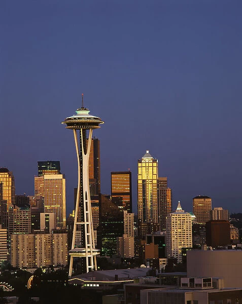 USA, Washington State, Seattle, Space needle at dusk