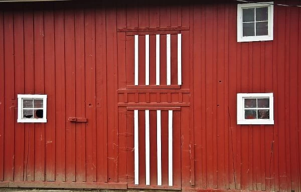 USA, Washington, Walla Walla. A red barn outside of Dayton, Washington