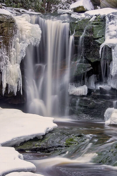 USA, West Virginia, Blackwater Falls State Park. Partially frozen waterfall. Credit as